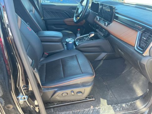 Used 2024 GMC Canyon AT4 w/ AT4 Premium Package image 5