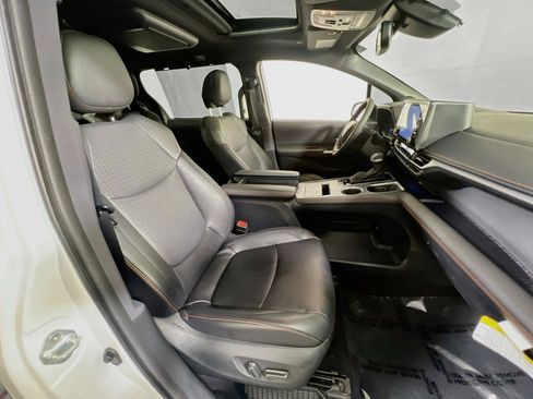 Used 2023 Toyota Sienna XSE w/ XSE Plus Package AWD/4WD image 31