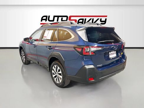 Used 2025 Subaru Outback Premium AWD/4WD image 5