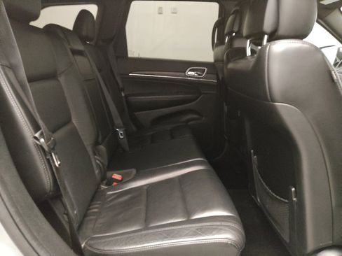 Used 2018 Jeep Grand Cherokee Limited w/ Trailer Tow Group IV image 19