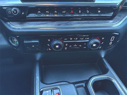 Used 2023 Chevrolet Silverado 1500 LTZ image 18