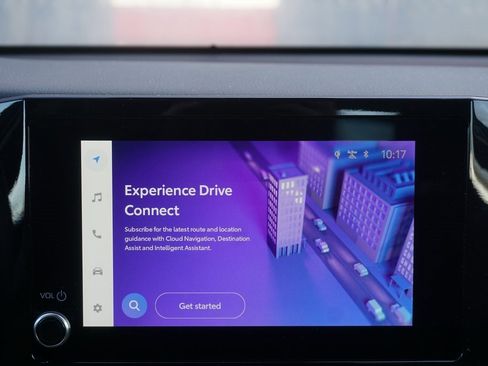 Used 2025 Toyota Camry LE w/ Convenience Package image 11