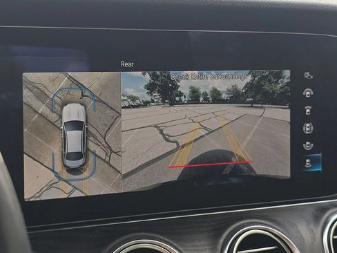 Used 2023 Mercedes-Benz E 350 4MATIC Sedan image 32