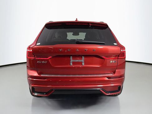 Certified 2024 Volvo XC60 B5 Ultimate AWD/4WD image 7