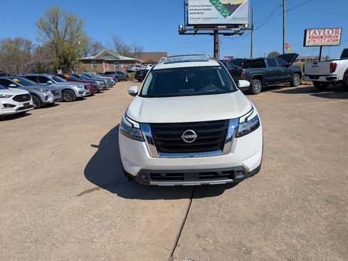 Used 2022 Nissan Pathfinder Platinum w/ Cargo Package image 2