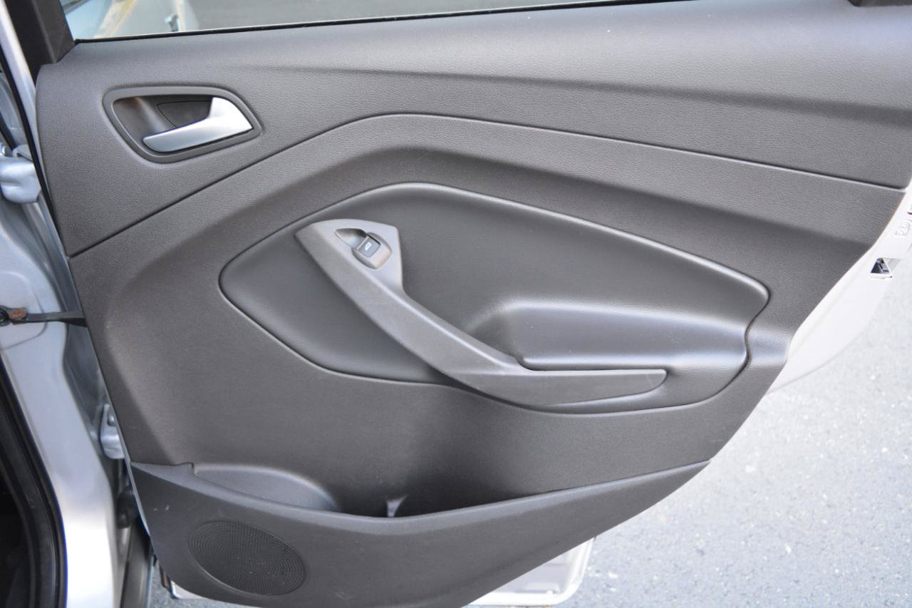 Used 2018 Ford Escape SE FWD image 14