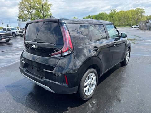Used 2025 Kia Soul LX w/ LX Technology Package FWD image 3