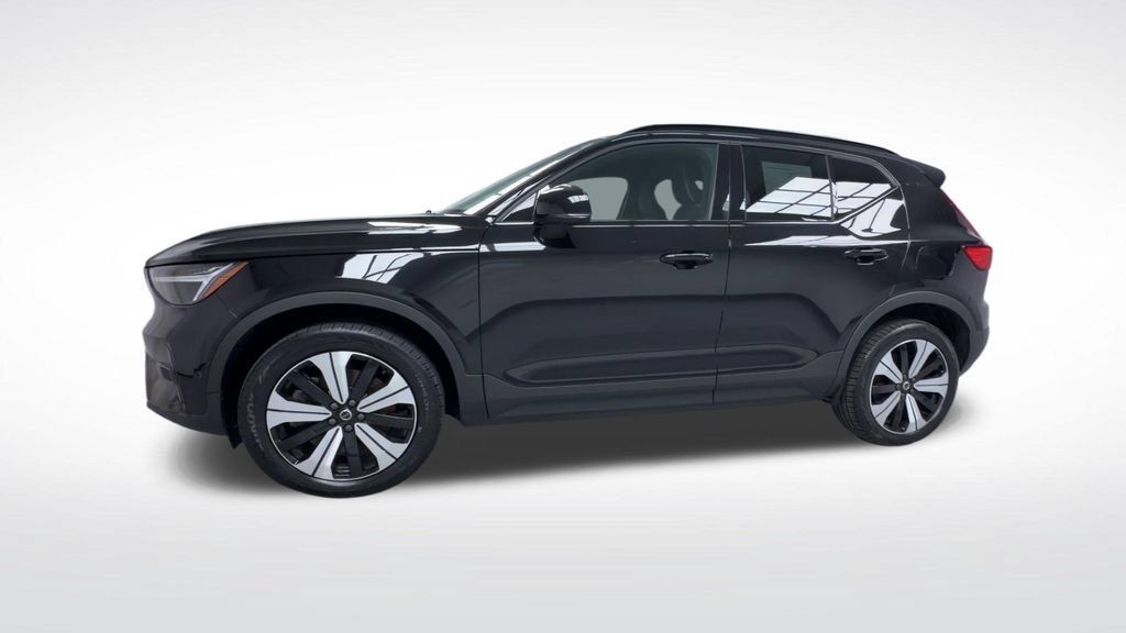 Used 2023 Volvo XC40 Recharge Plus AWD/4WD image 4