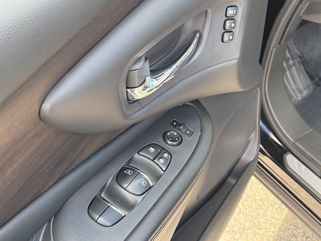 Used 2020 Nissan Murano Platinum w/ Cargo Package AWD/4WD image 15