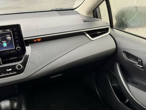 Used 2022 Toyota Corolla LE image 21