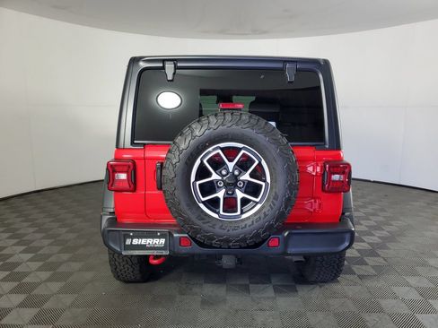 Used 2025 Jeep Wrangler Unlimited Rubicon AWD/4WD image 5