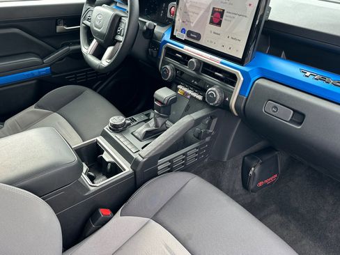 Used 2025 Toyota Tacoma TRD Off-Road w/ TRD Off Road Upgrade Package image 15