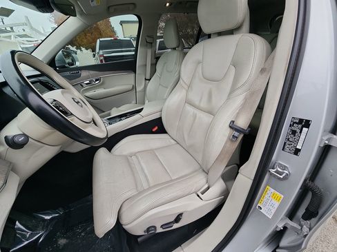 Used 2021 Volvo XC90 T8 Inscription w/ Climate Package image 13