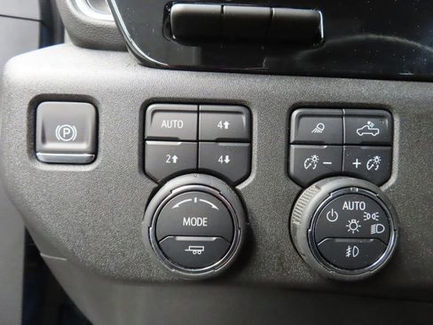Used 2025 Chevrolet Silverado 3500 High Country w/ High Country Premium Package AWD/4WD image 45