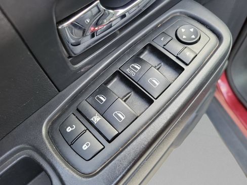 Used 2012 Jeep Liberty Sport AWD/4WD image 16
