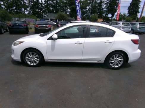 Used 2012 MAZDA MAZDA3 i Grand Touring w/ Tech Pkg FWD image 2