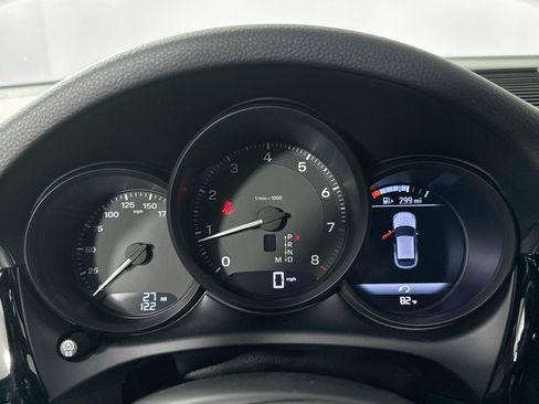 Certified 2025 Porsche Macan image 19