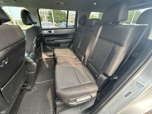 Used 2025 Hyundai Santa Fe SE AWD/4WD image 23