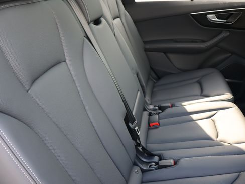Used 2025 Audi Q7 3.0T Premium Plus w/ Premium Plus Package AWD/4WD image 24