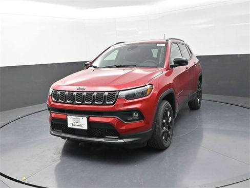New 2026 Jeep Compass Latitude image 3