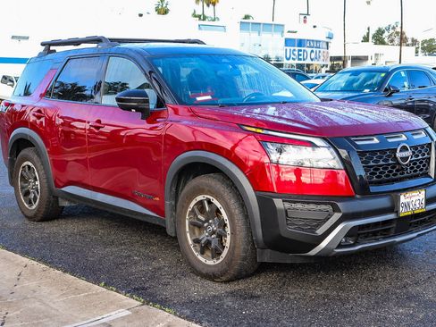 Used 2024 Nissan Pathfinder Rock Creek image 3