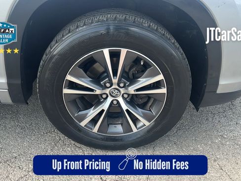 Used 2017 Toyota Highlander Plus FWD image 42