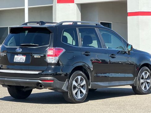 Used 2018 Subaru Forester 2.5i Limited AWD/4WD image 2