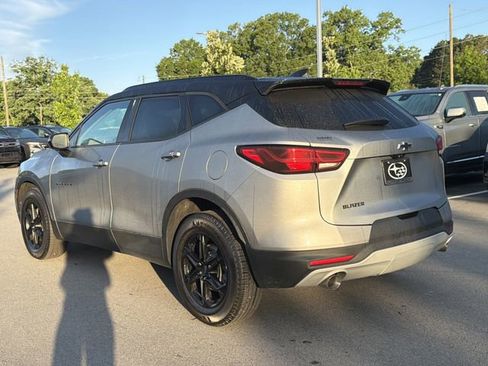Used 2023 Chevrolet Blazer LT w/ Sound & Technology Package FWD image 9