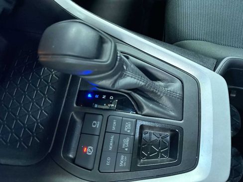 Used 2024 Toyota RAV4 LE image 28