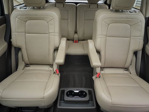 Used 2023 Lincoln Aviator Reserve w/ Elements Package Plus AWD/4WD image 29