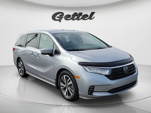 Used 2023 Honda Odyssey Touring image 2