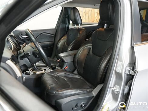 Used 2017 Jeep Cherokee Limited AWD/4WD image 11