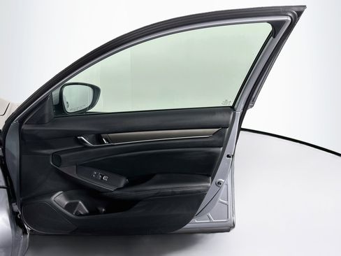 Used 2020 Honda Accord LX image 29