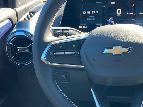 New 2026 Chevrolet Equinox EV LT w/ Convenience Package II AWD/4WD image 8