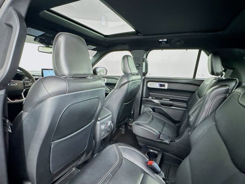 Used 2020 Ford Explorer ST w/ ST Street Pack image 19