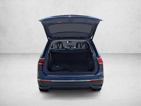 Used 2024 Volkswagen Tiguan SE image 6
