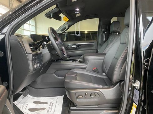 Used 2025 Chevrolet Suburban RST w/ Comfort Package image 13