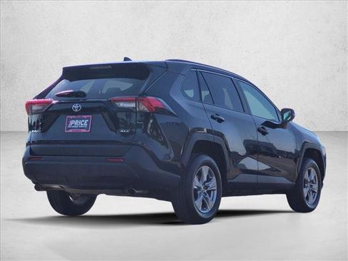 Used 2025 Toyota RAV4 XLE FWD image 5