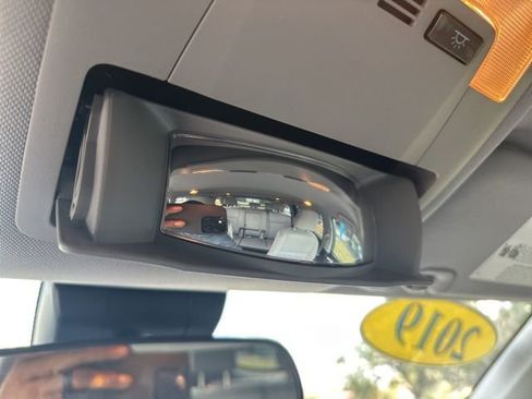 Used 2019 Toyota Highlander LE image 25