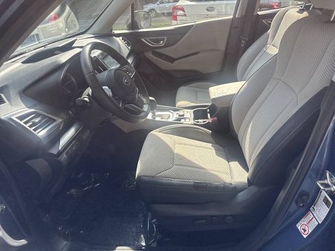 Used 2019 Subaru Forester Premium AWD/4WD image 10