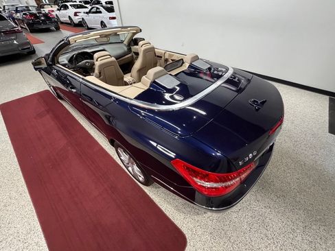 Used 2011 Mercedes-Benz E 350 Cabriolet image 22