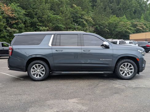 Used 2021 Chevrolet Suburban Premier w/ Premium Package 2 RWD image 10