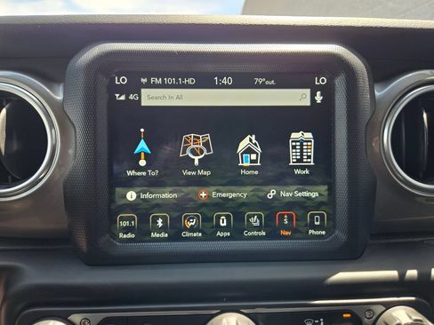Used 2018 Jeep Wrangler Unlimited Sahara AWD/4WD image 23
