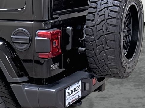 Used 2019 Jeep Wrangler Unlimited Sahara w/ Quick Order Package 24M Moab AWD/4WD image 10