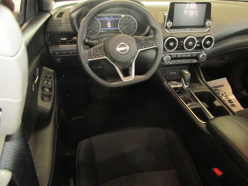 Used 2024 Nissan Sentra SV image 15