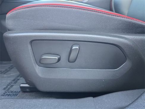 Certified 2022 Buick Envision Essence w/ Sport Touring Package image 18