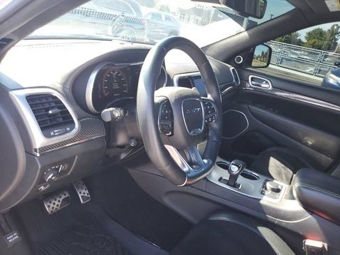 Used 2015 Jeep Grand Cherokee SRT w/ Luxury Group II AWD/4WD image 18