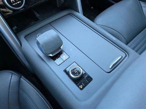 Used 2023 Land Rover Discovery S R-Dynamic image 15