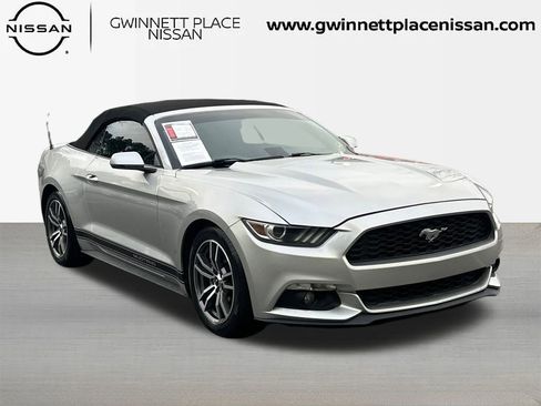 Used 2015 Ford Mustang Premium image 3