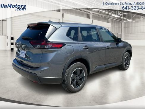 Used 2024 Nissan Rogue SV AWD/4WD image 3